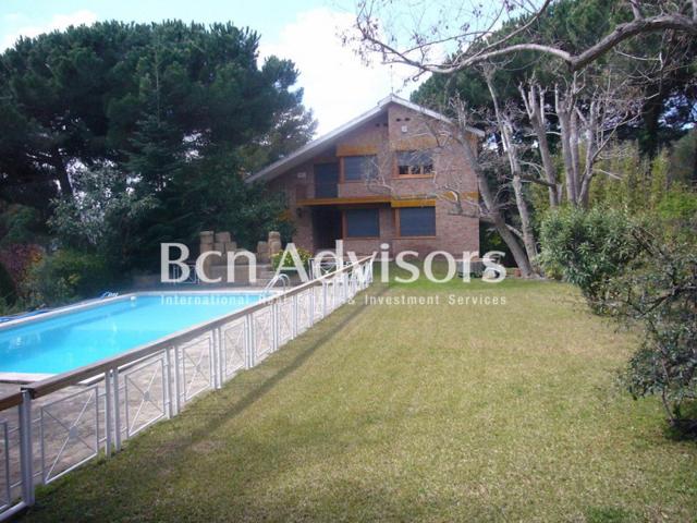 Casa en venta en Alella, Alella photo 0