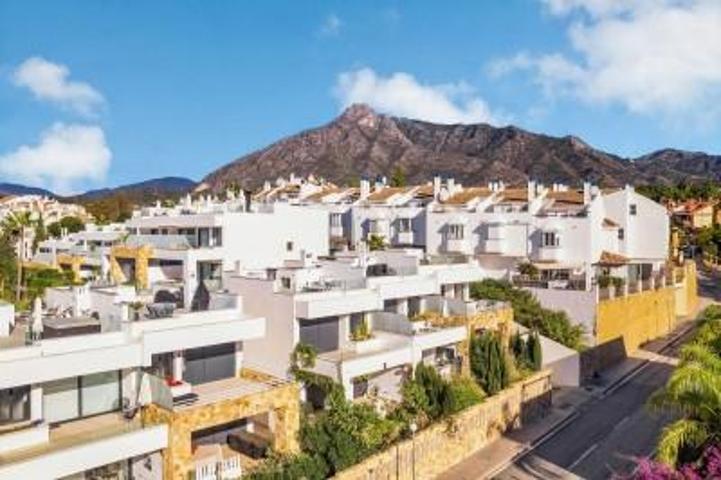 Casas de pueblo en venta en Marbella, Marbella Golden Mile - Golden Mile photo 0