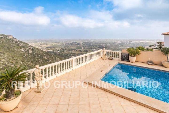 Chalet en venta en Denia, Montgo photo 0