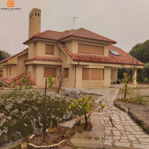Chalet en venta en El Escorial, Urb. Pinosol photo 0