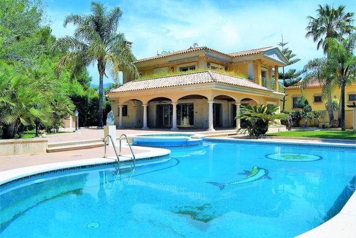 Chalet en venta en Mijas, Mijas photo 0