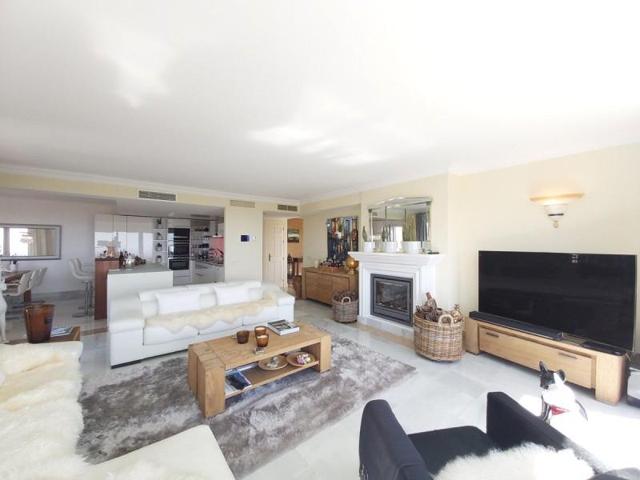 Aticos en venta en Benahavís, Los almendros photo 0