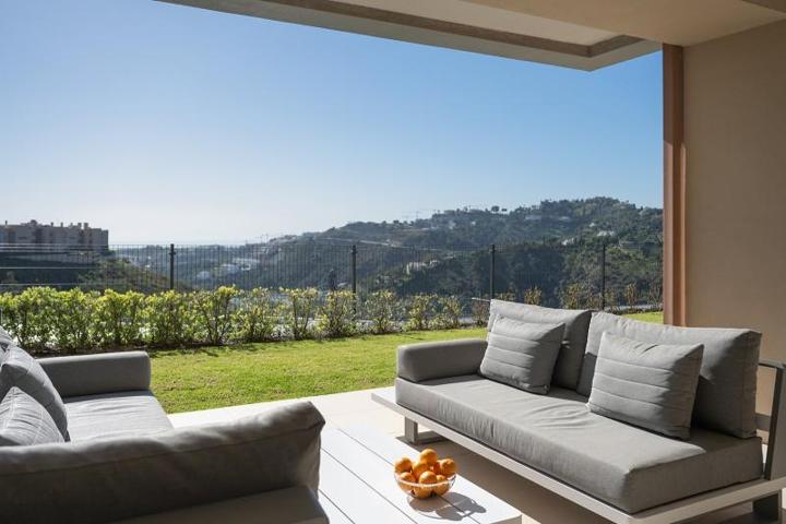 Planta baja en venta en Benahavís, Real de La Quinta photo 0