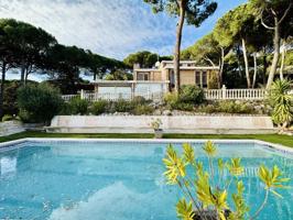 Casa en venta en Sant Andreu de Llavaneres photo 0