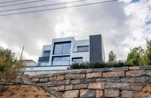 Casas de pueblo en venta en Cabrils photo 0