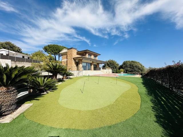 Casa en venta en Sant Vicenç de Montalt photo 0