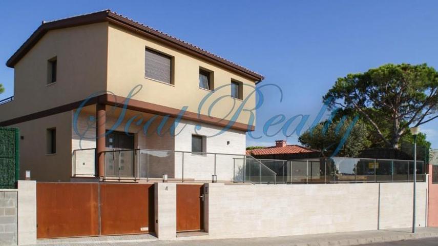 Chalet en venta en Sant Feliu de Guíxols, Sant Feliu de Guíxols photo 0
