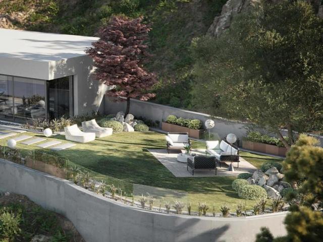 Casa con terreno en venta en Manilva photo 0