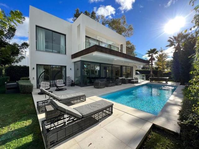 Chalet en venta en Benahavís, Costa del Sol photo 0