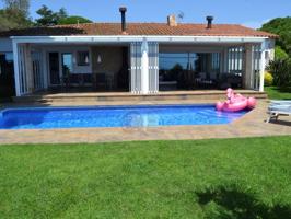 Chalet en venta en Castell-Platja d'Aro photo 0