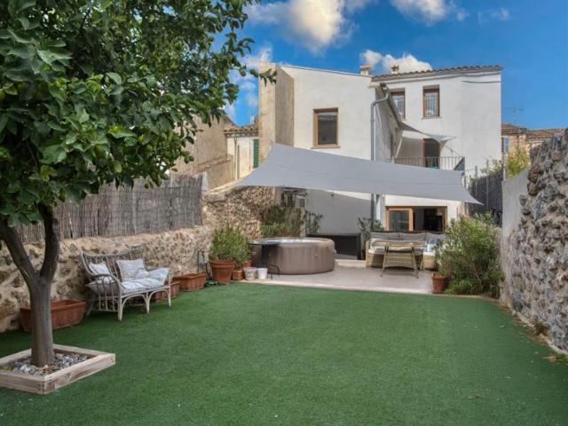 Bungalow en venta en Alaró photo 0