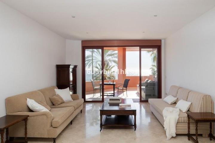 Apartamento en venta en Estepona, Costa Del Sol photo 0