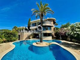 Chalet en venta en Castell-Platja d'Aro photo 0