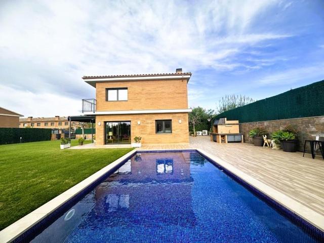 Casa en venta en Cabrera de Mar photo 0