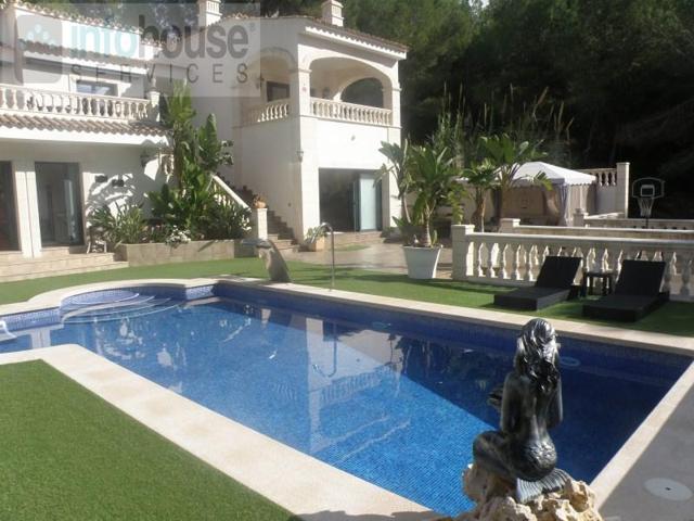 Chalet en venta en Calvia photo 0