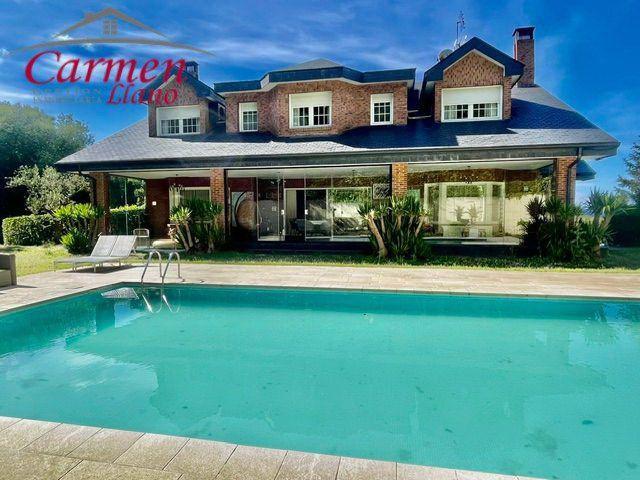 Chalet en venta en Mungia, Mungia photo 0