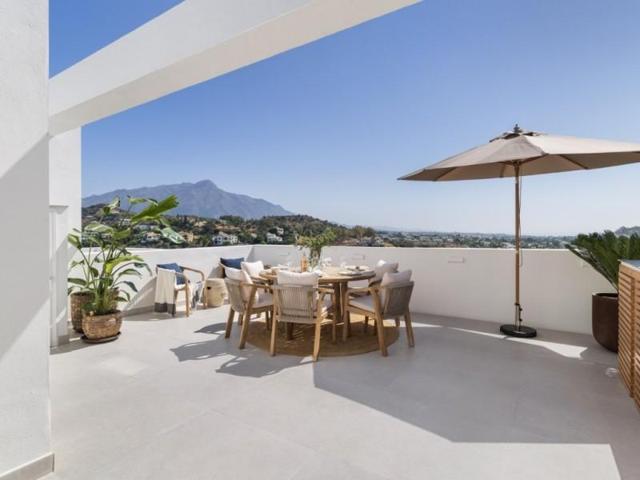 Casas de pueblo en venta en Benahavís, Benahavis photo 0