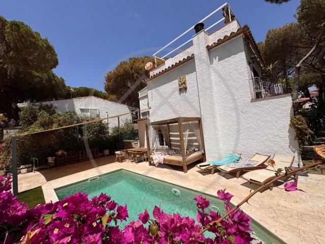 Chalet en venta en Castell-Platja d'Aro photo 0