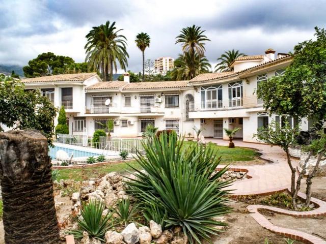 Chalet en venta en Benalmádena photo 0