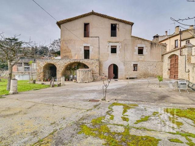 Casa con terreno en venta en Cervià de Ter photo 0