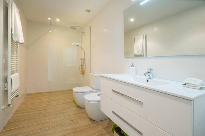 Casas de pueblo en venta en Barcelona photo 0