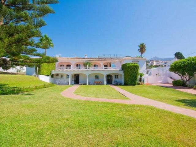 Chalet en venta en Nerja photo 0