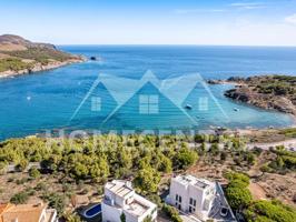 Casa en venta en Llançà photo 0