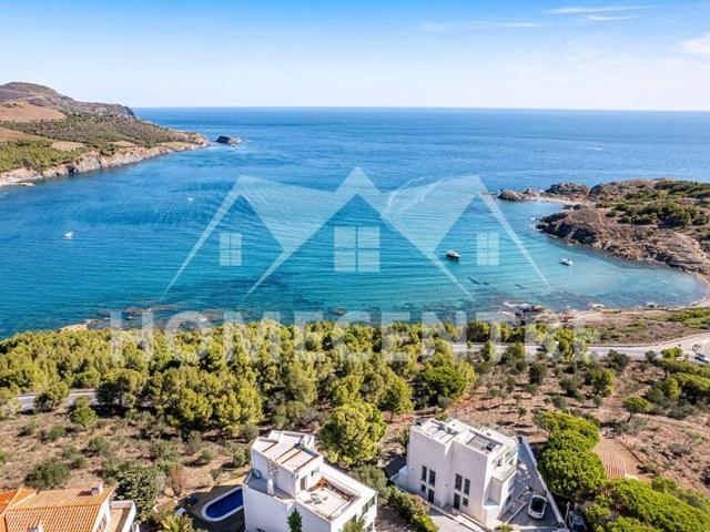 Casa en venta en Llançà photo 0