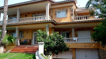 Casa en venta en Lloret de Mar, Fenals photo 0