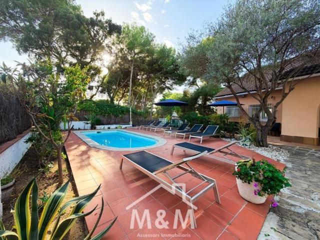 Chalet en venta en Lloret de Mar, Fenals photo 0