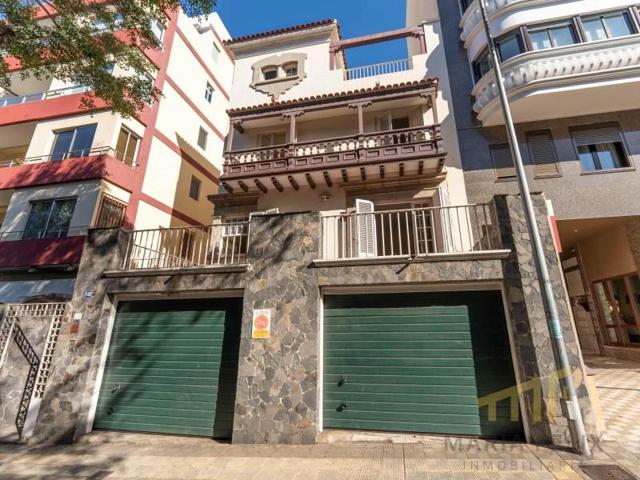 Casa con terreno en venta en Santa Cruz de Tenerife photo 0