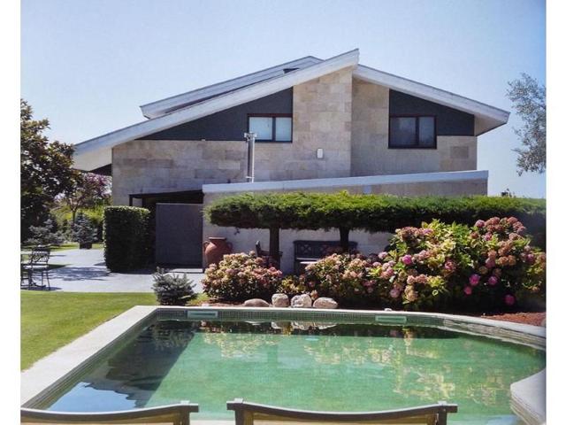 Chalet en venta en Egüés photo 0