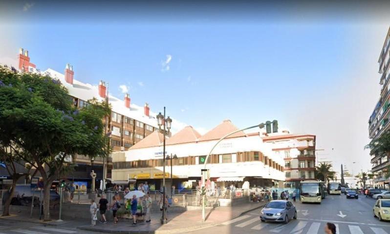 Local comercial en venta en Fuengirola, Puerto Deportivo photo 0