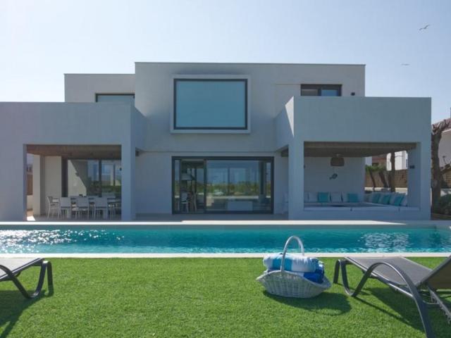 Chalet en venta en Torroella de Montgrí, Urbanització Mas Pinell-La Gola photo 0