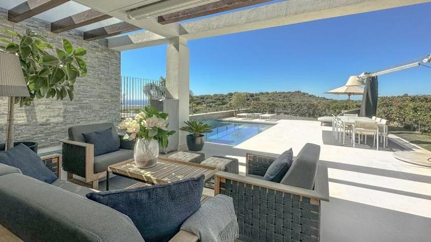 Adosada en venta en Marbella, Artola Alta photo 0