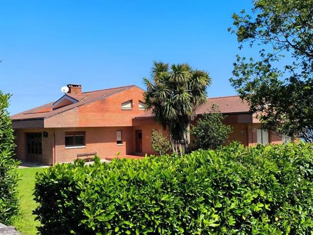 Chalet en venta en Getxo, Sta. Maria de Getxo photo 0