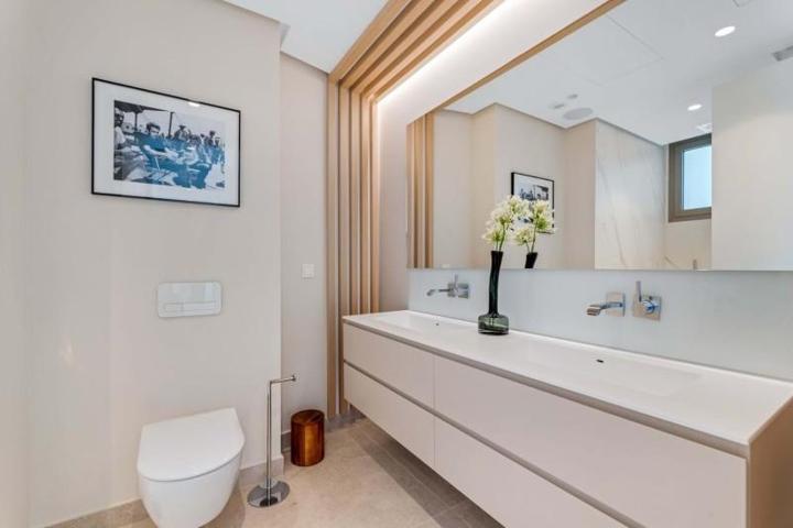 Piso en venta en Benahavís, Benahavis photo 0