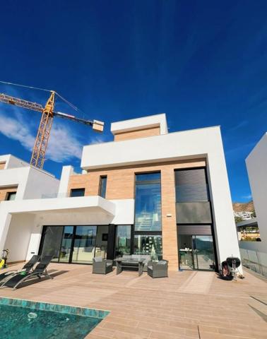 Chalet en venta en Finestrat, La Cala de Finestrat photo 0