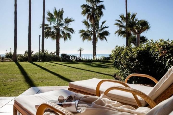 Apartamento en venta en Estepona, Costa Del Sol photo 0