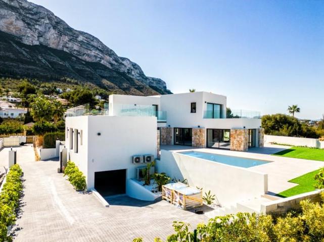 Chalet en venta en Denia, Montgo photo 0