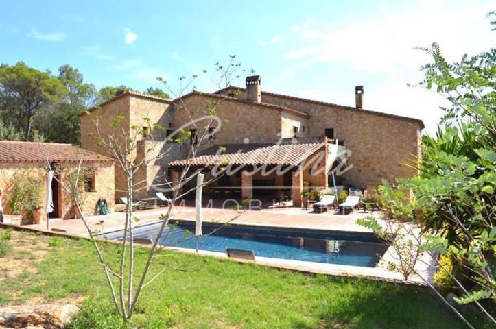 Casa en venta en Santa Cristina d'Aro, Urbanizacion - Golf Costa Brava photo 0