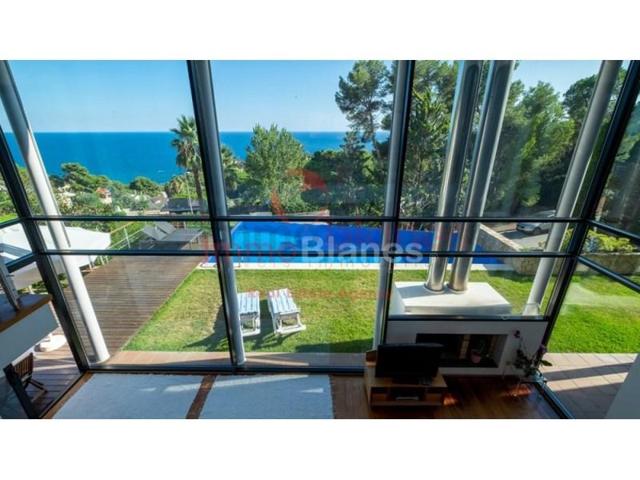 Casa en venta en Blanes photo 0