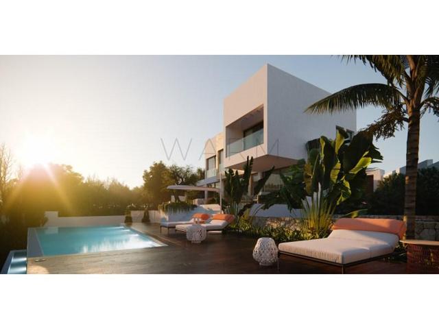 Chalet en venta en Marbella, Benahavis photo 0