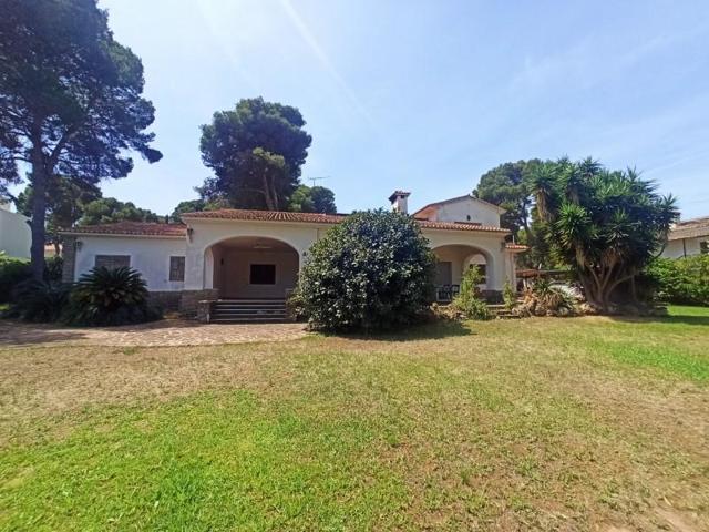 Chalet en venta en Denia photo 0