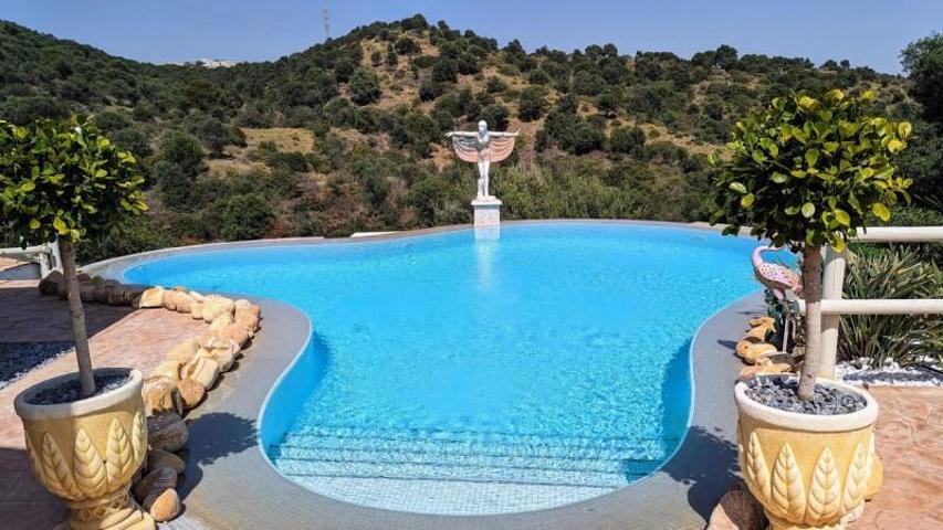 Chalet en venta en Marbella, Artola Alta photo 0