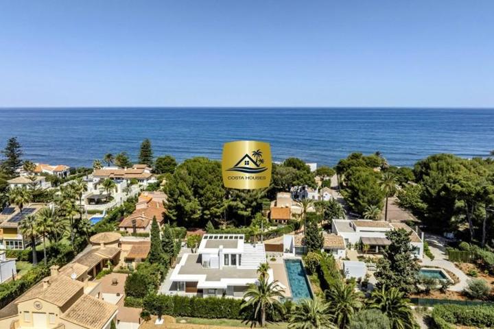 Chalet en venta en Denia, Las rotas photo 0