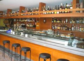 Local comercial en venta en Castelldefels, La Pineda photo 0