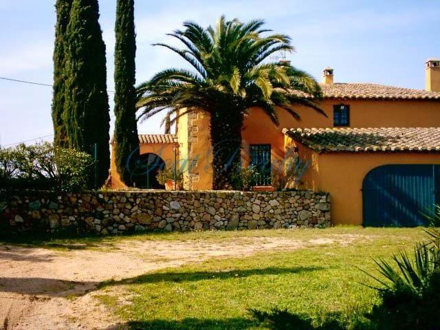 Chalet en venta en Sant Feliu de Guíxols, Sant Feliu de Guíxols photo 0