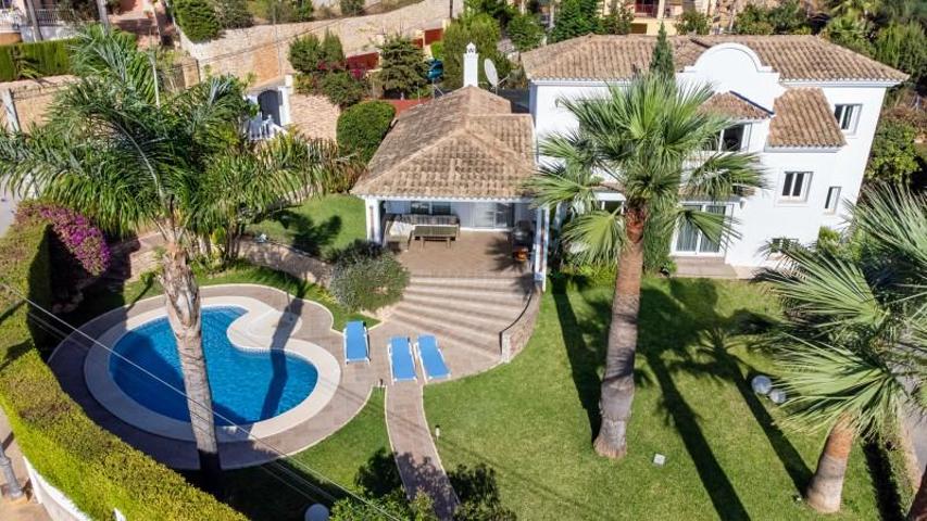 Chalet en venta en Marbella, Marbella photo 0