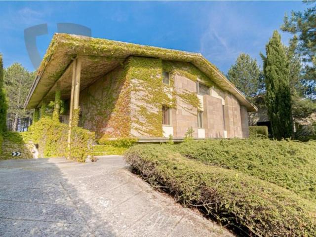 Chalet en venta en Egüés photo 0